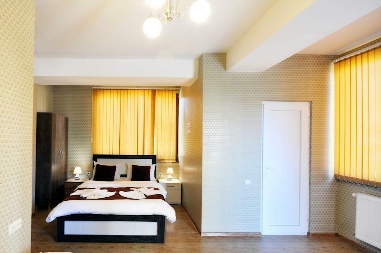 טביליסי Hotel Kavela מראה חיצוני תמונה
